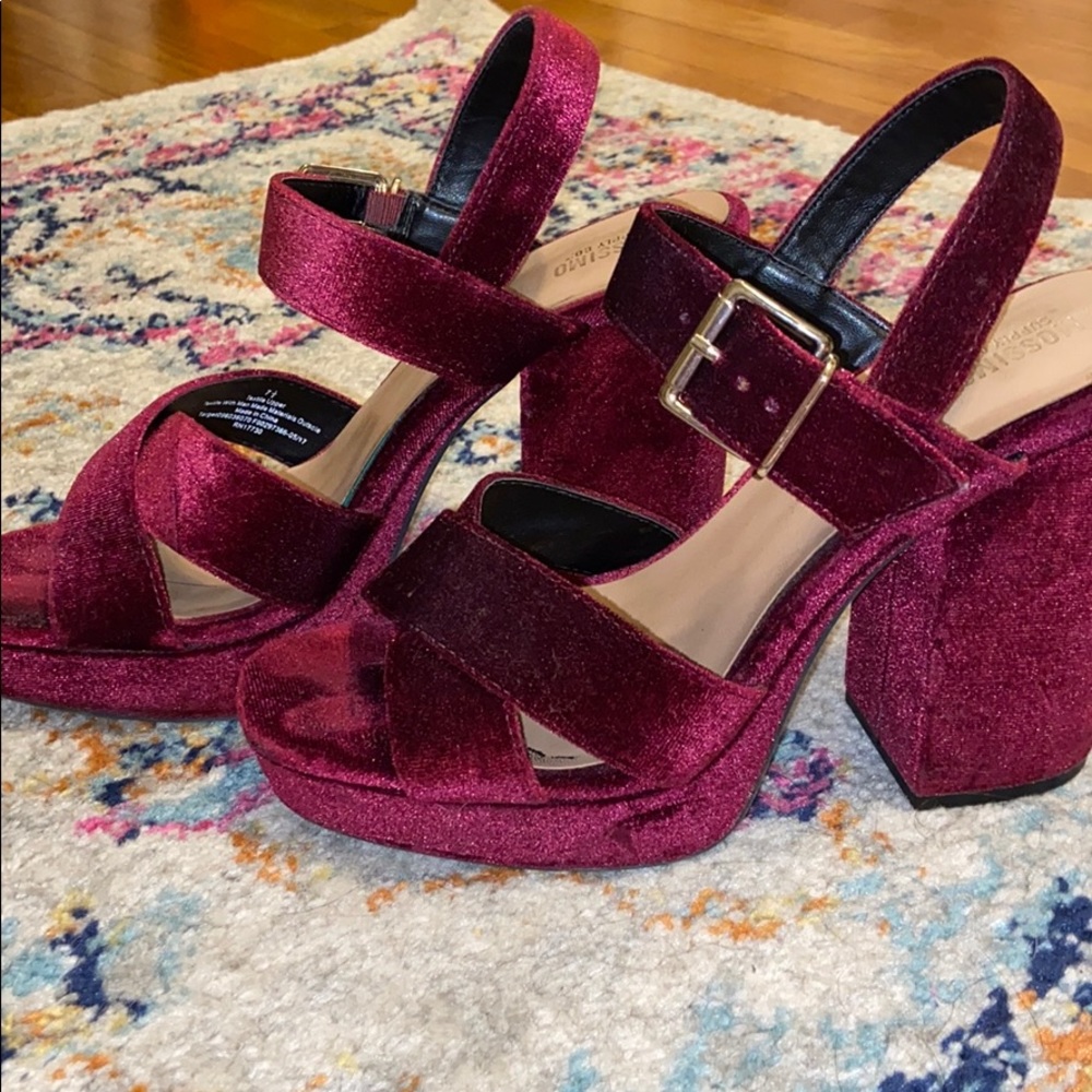 Suede heels - Picture 2 of 7